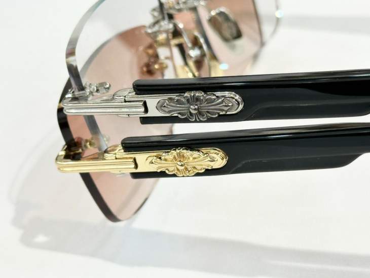 Picture of Chrome Hearts Sunglasses _SKUfw71631144fw